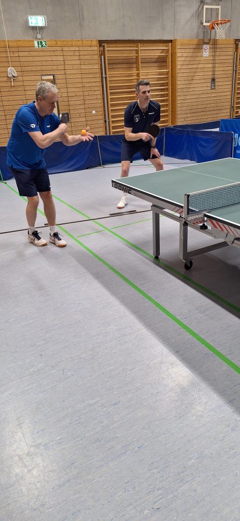 Die 1. Tischtennismannschaft des TuS Prien hat die Rückrunde der Bezirksliga vielversprechend begonnen